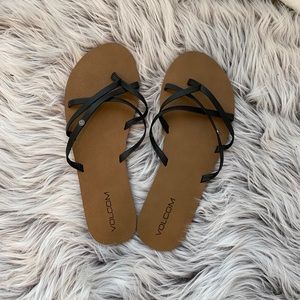 Never worn Volcom sandals
